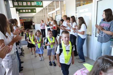 PRVI ŠOLSKI DAN CERKNICA 34 FOTO LJUBO VUKELIČ